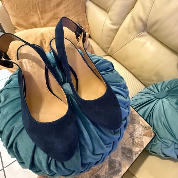 LIMITED TIME: 3 FOR $30 NAVY SUEDE TALBOT'S SLING BACK - Picture 3 of 10
